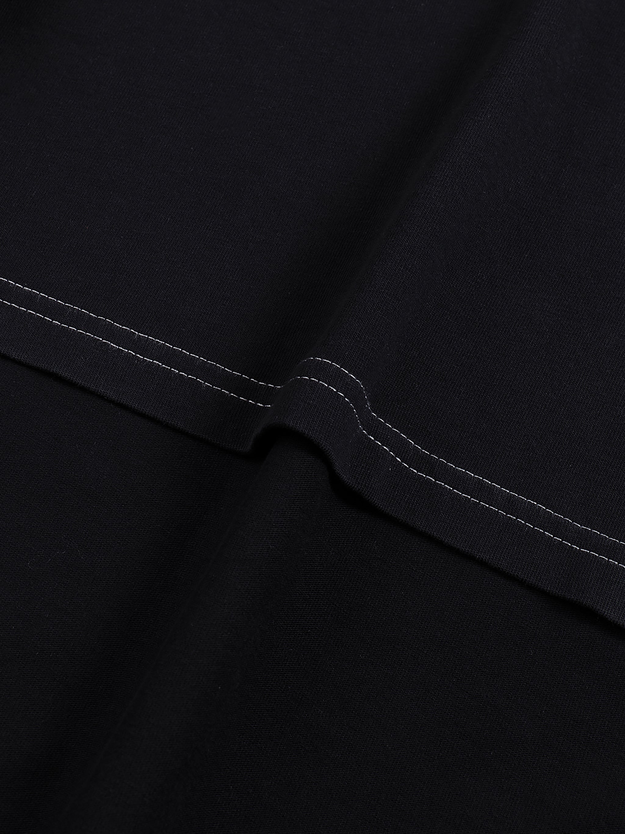CONTRAST STITCH TEE